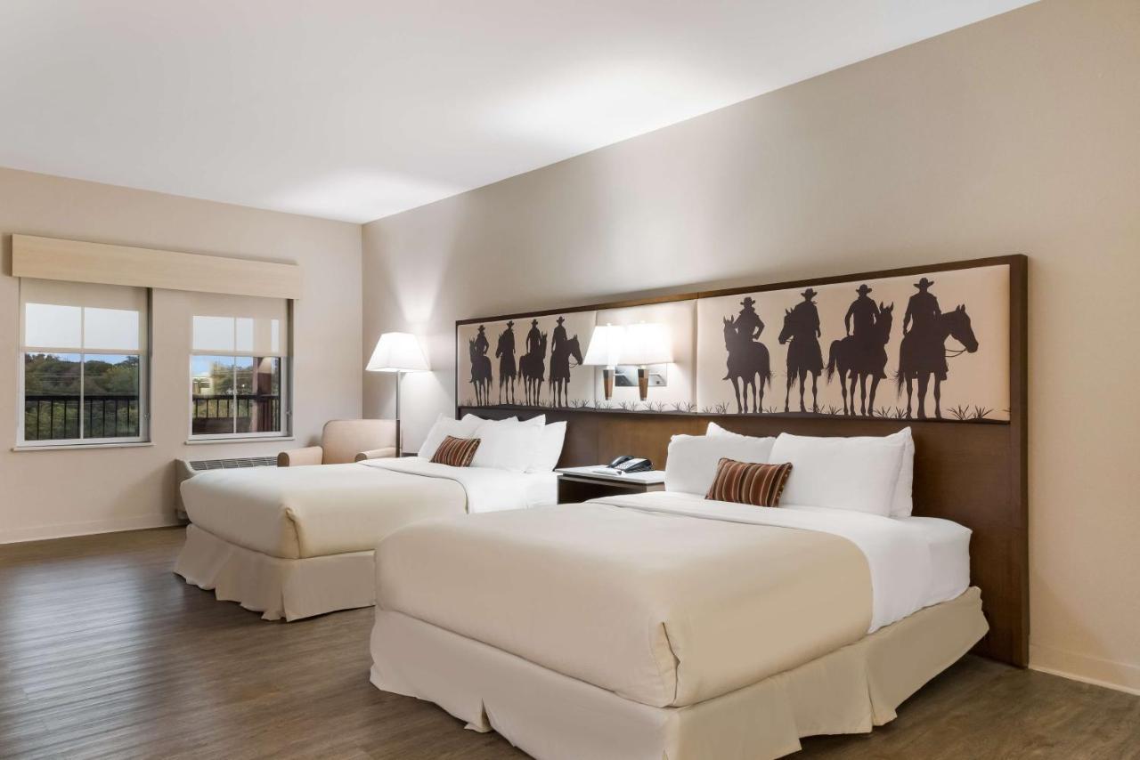 Best Western Bandera Suites & Saloon Exterior photo