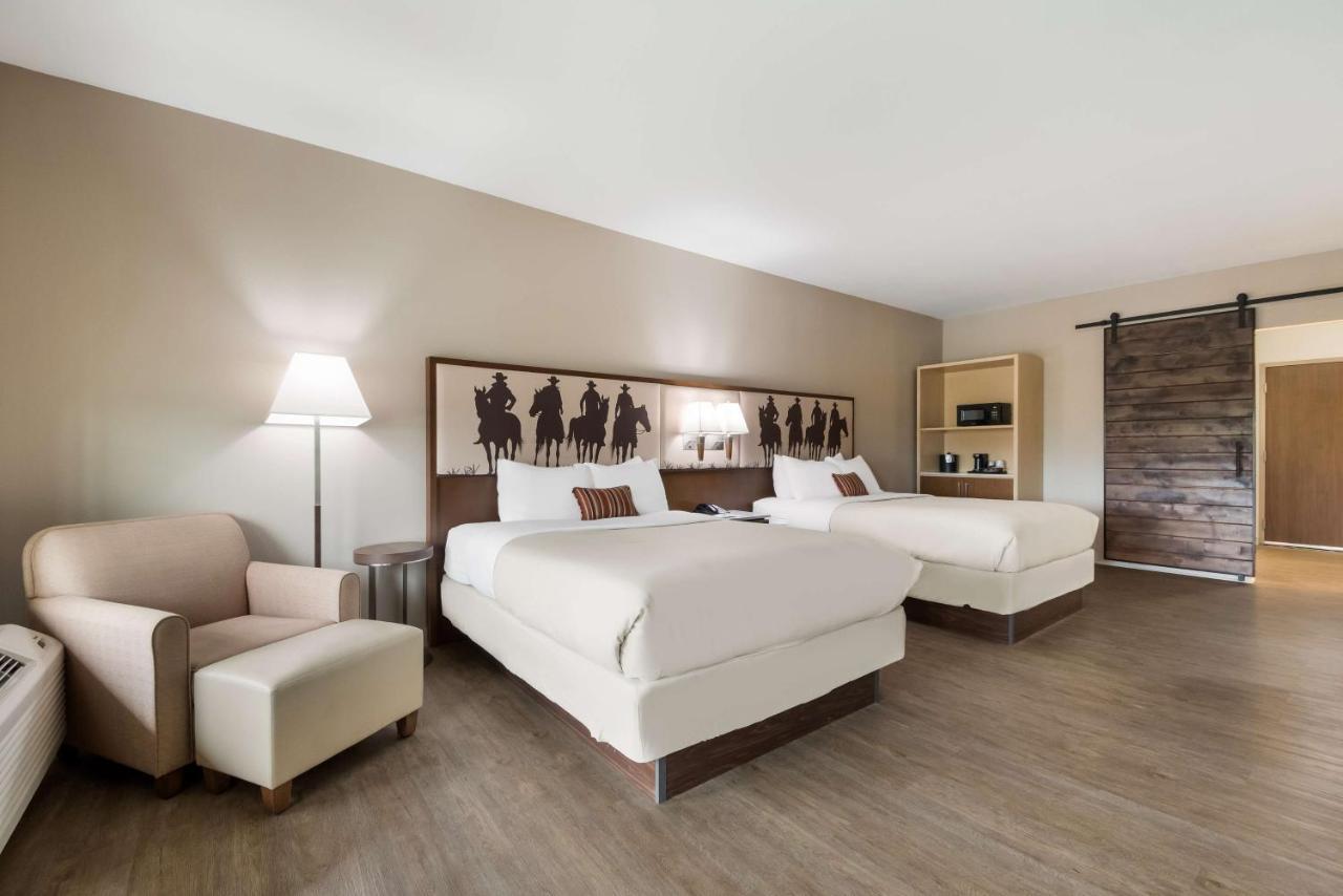 Best Western Bandera Suites & Saloon Exterior photo